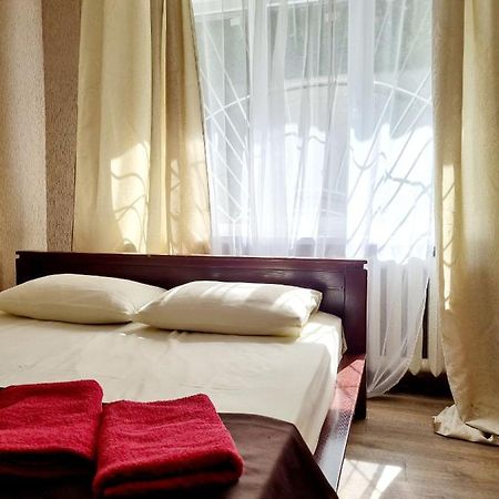 2-Кімнатна Квартира У Центрі На Олександра Поля, Шпиталь, 16Лікарня Dněpropetrovsk Exteriér fotografie